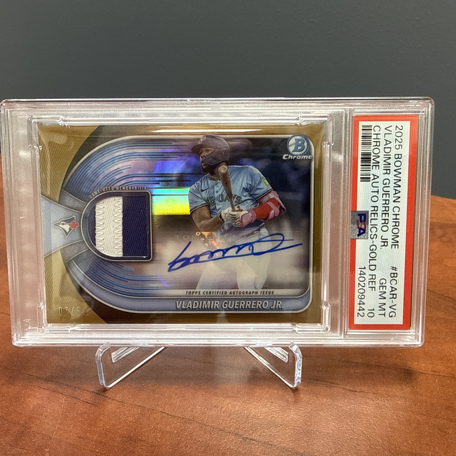 2025 Bowman Chrome Vladimir Guerrero Jr. Auto Patch Gold Refractor/50 PSA 10  view 6