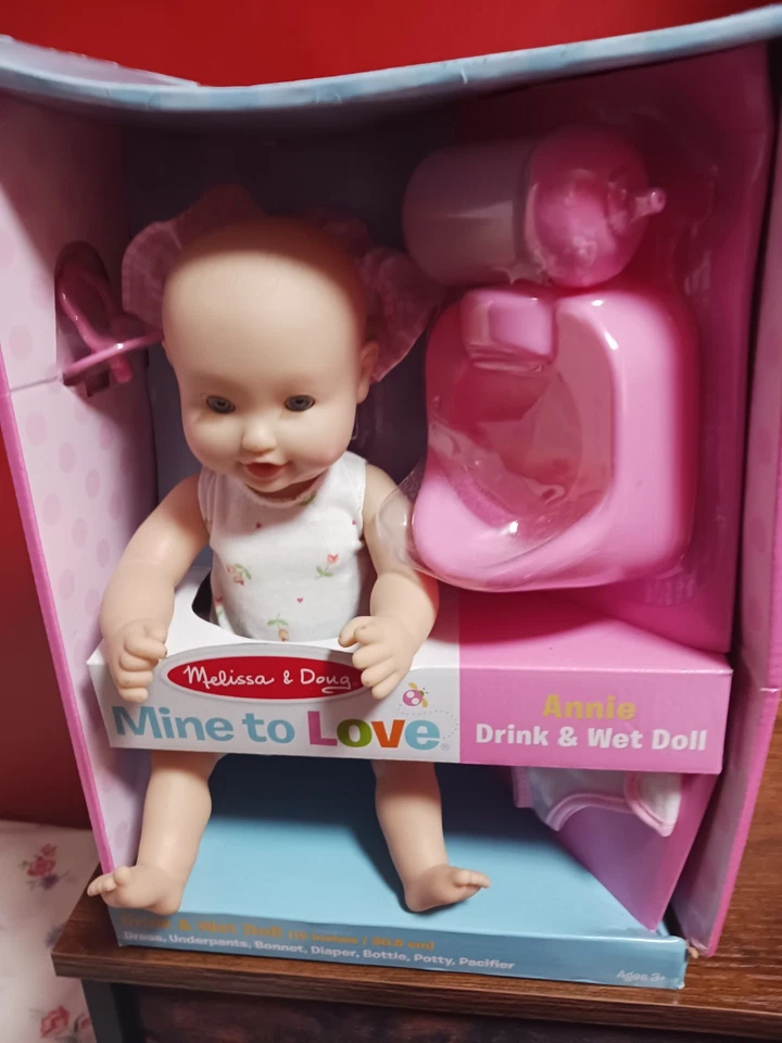Boneca Melissa & Doug Annie - 12' bebida e molhada - Imagem 4 de 4
