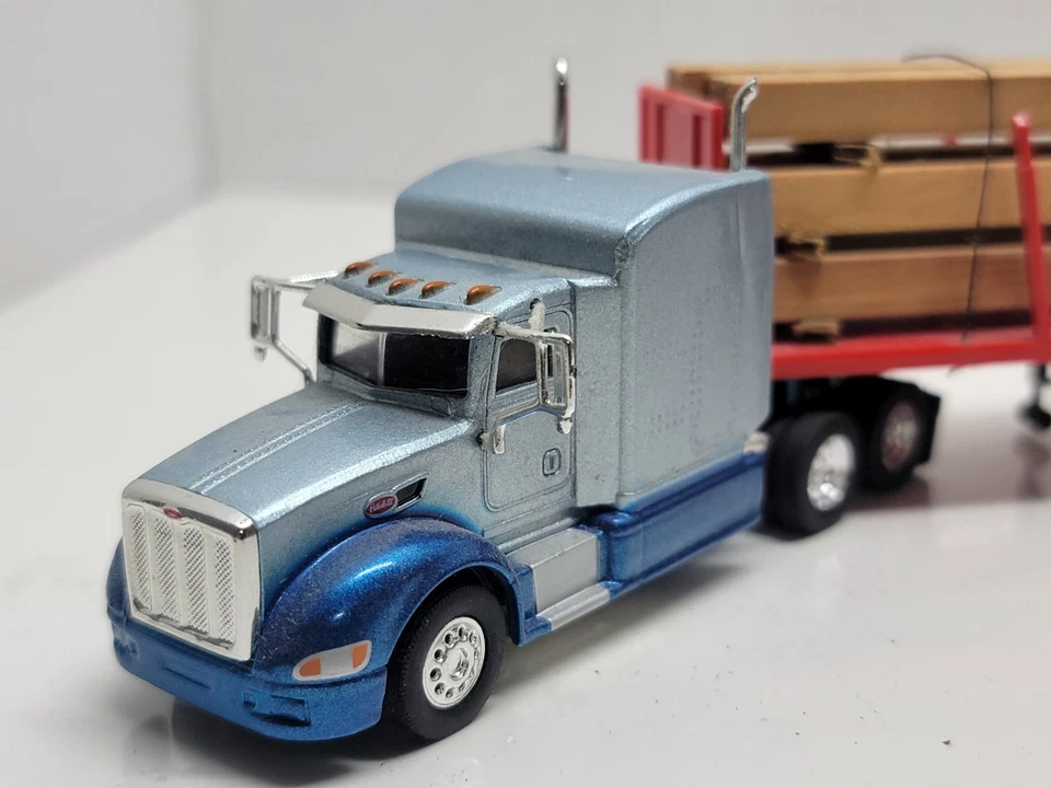 Semi-reboque Tonkin Peterbilt com vigas de carga de madeira de mesa HO? Escala - Imagem 2 de 4