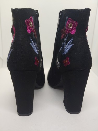 Bamboo Namaste Boots Sz 8 Women's Black Embroidered Boots BNWOB - Picture 6 of 6