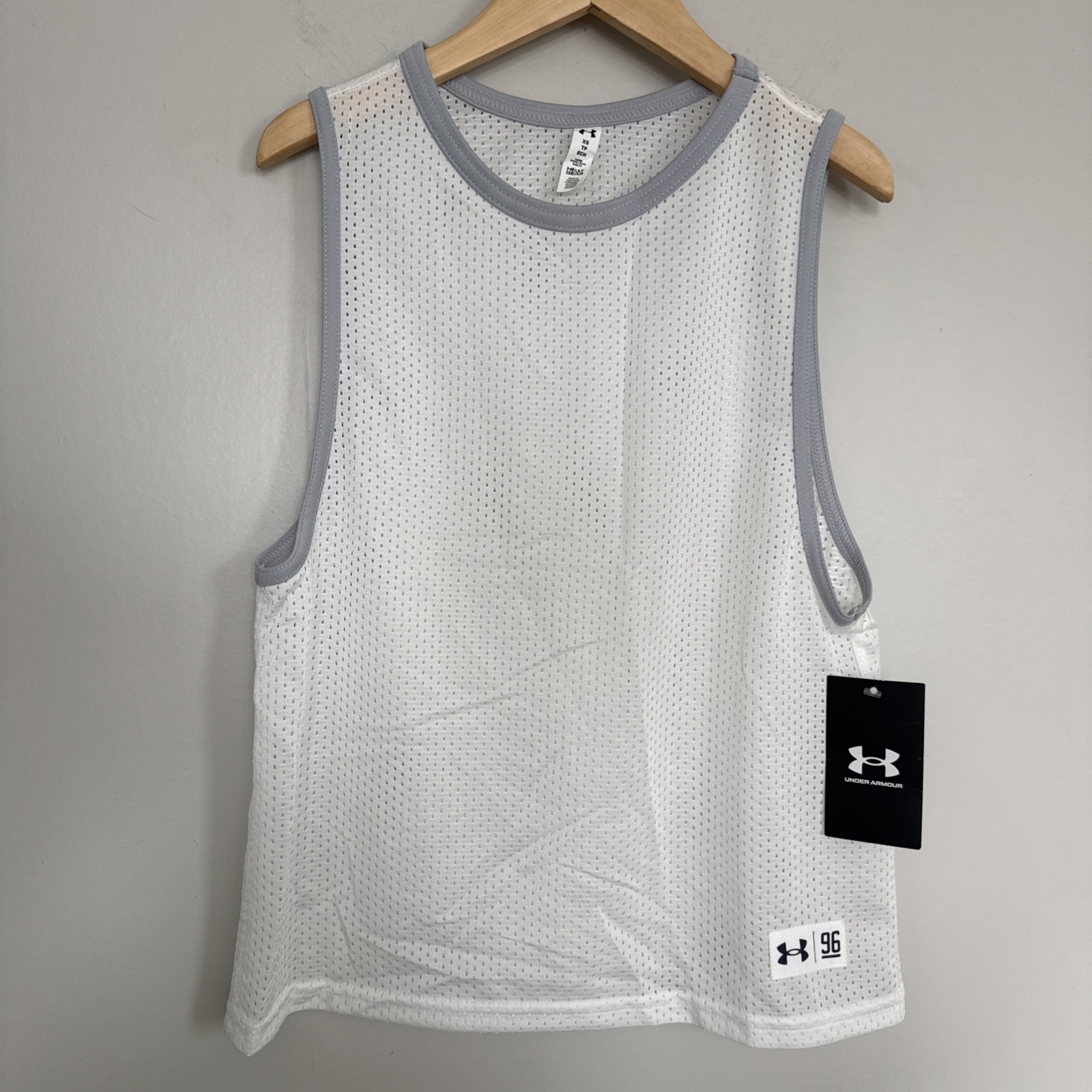 Under Armour Womens Tank  Mesh Sleeveless Loose Fit Heat Gear Playback Retro XS