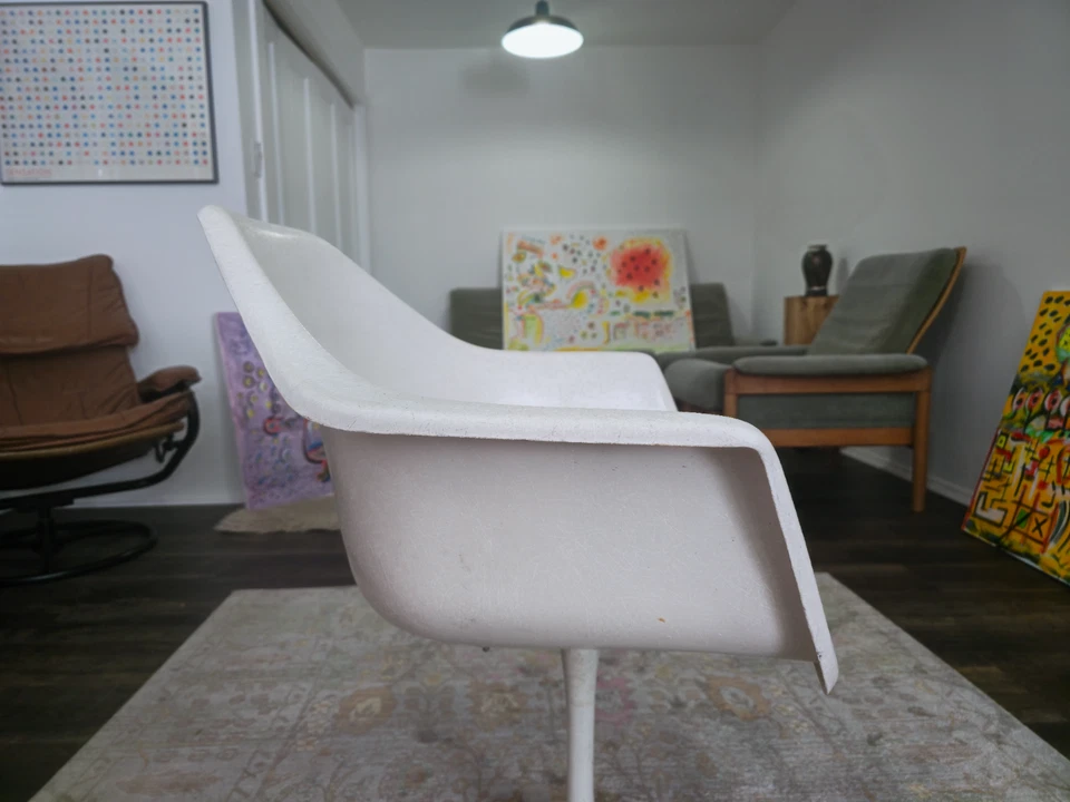 Silla Tulipán Giratoria Estilo Vintage de Eero Saarinen Knoll Blanca Foto 4 de 4