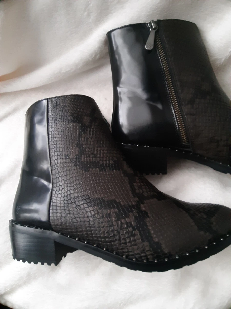 Snake hotsell boots australia