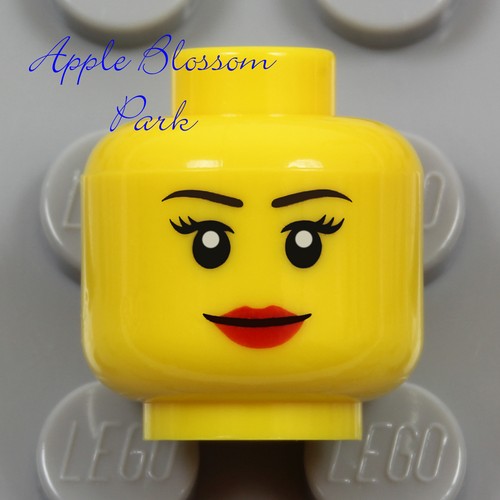 NEU LEGO Weiblich MINIFIGUREN LÄCHELN KOPF Burg Prinzessin Mädchen rote Lippen Lippen Lippenstift Agent - Bild 1 von 3