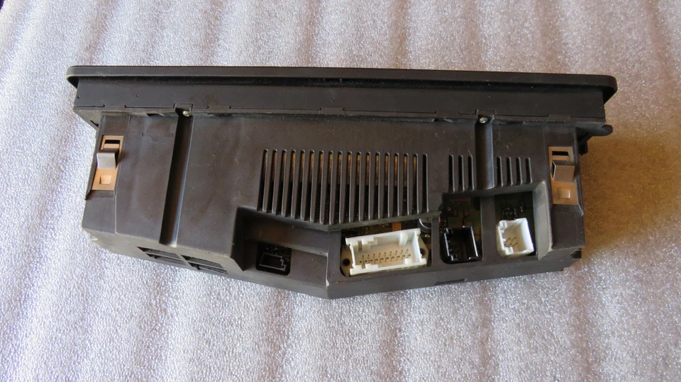 BMW 3-Series E46 - Climate Control Panel 64116914009 Hella 5HB007738-18 / NO ... - Image 3 of 4