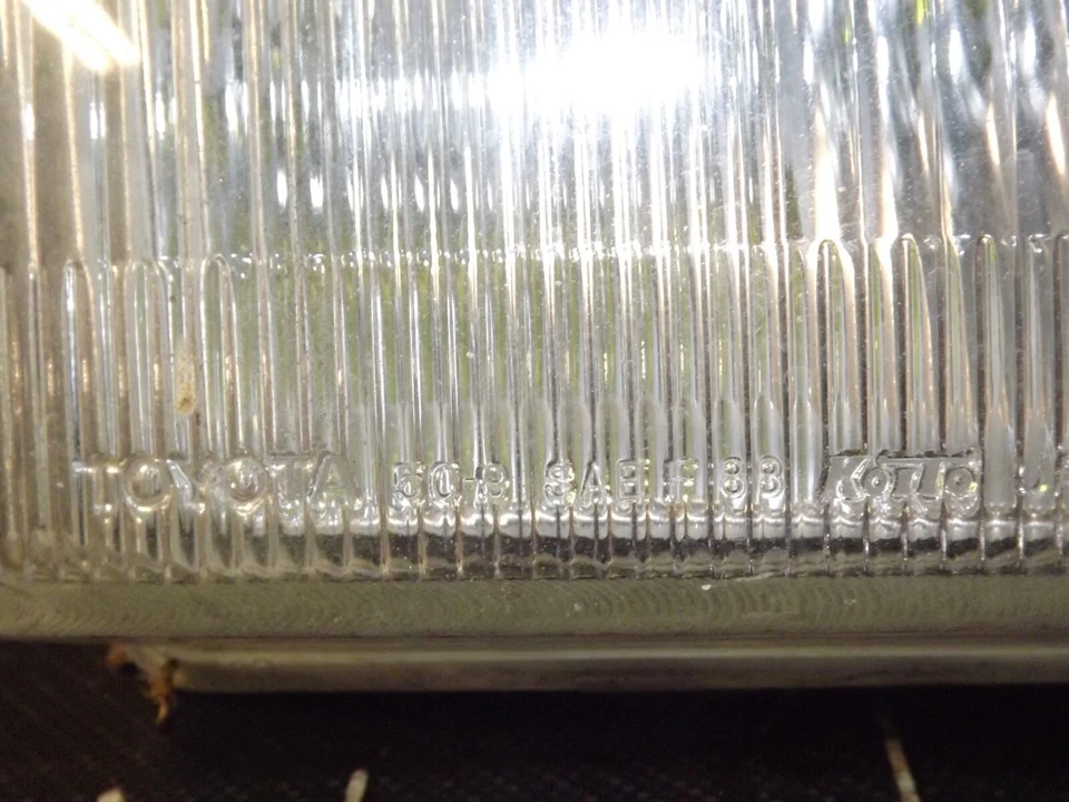 OEM 90-94 USDM Lexus LS LS400 XF10 front right fog / driving light / lamp 50-9 R - Image 2 of 4