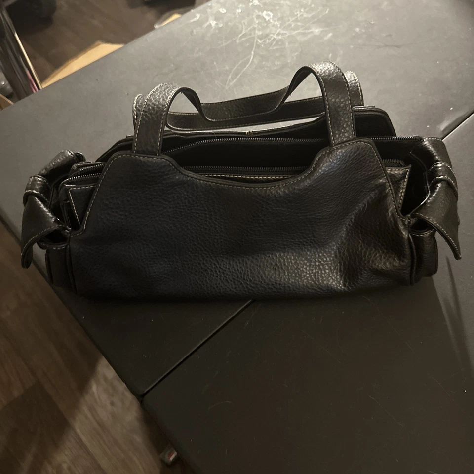 Bolsa de mão marrom 15" couro sintético APT 9 com ferragens de latão 6 compartimentos - Imagem 2 de 4