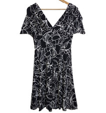 Scarlett Dress 8 Black White Floral V Neck Flare Midi Ruched Short Slv Stretchy