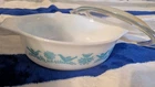 Vintage PYREX Turquoise Blue Bird Oval 1 1/2 Quart Casserole W/ Lid