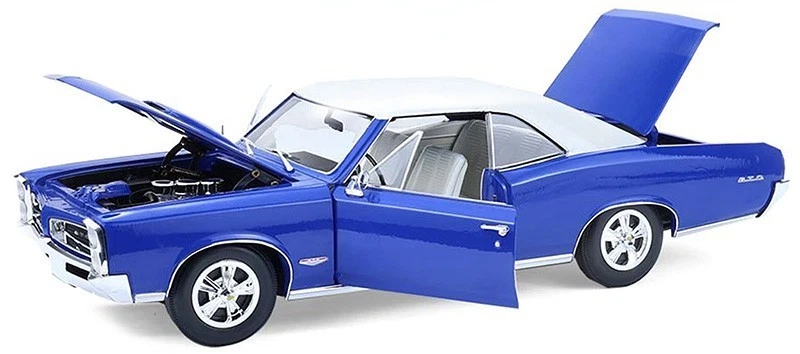 Highway 61 1966 Pontiac GTO Barrier Blue with White Top HWY-18047 1:18  - Image 2 of 4