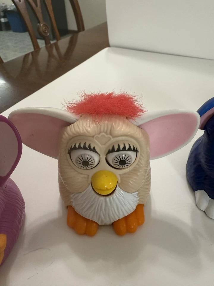 8  Vintage Furby McDonald's Happy Meal Plastic Plush Figures - Image 3 of 4
