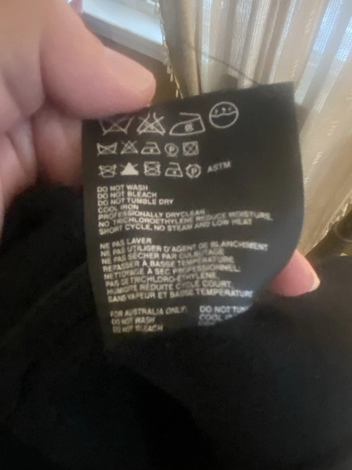 Vestido para mujer PRADA sin mangas ceñido al cuerpo negro de lana y angora talla 44 Foto 4 de 4