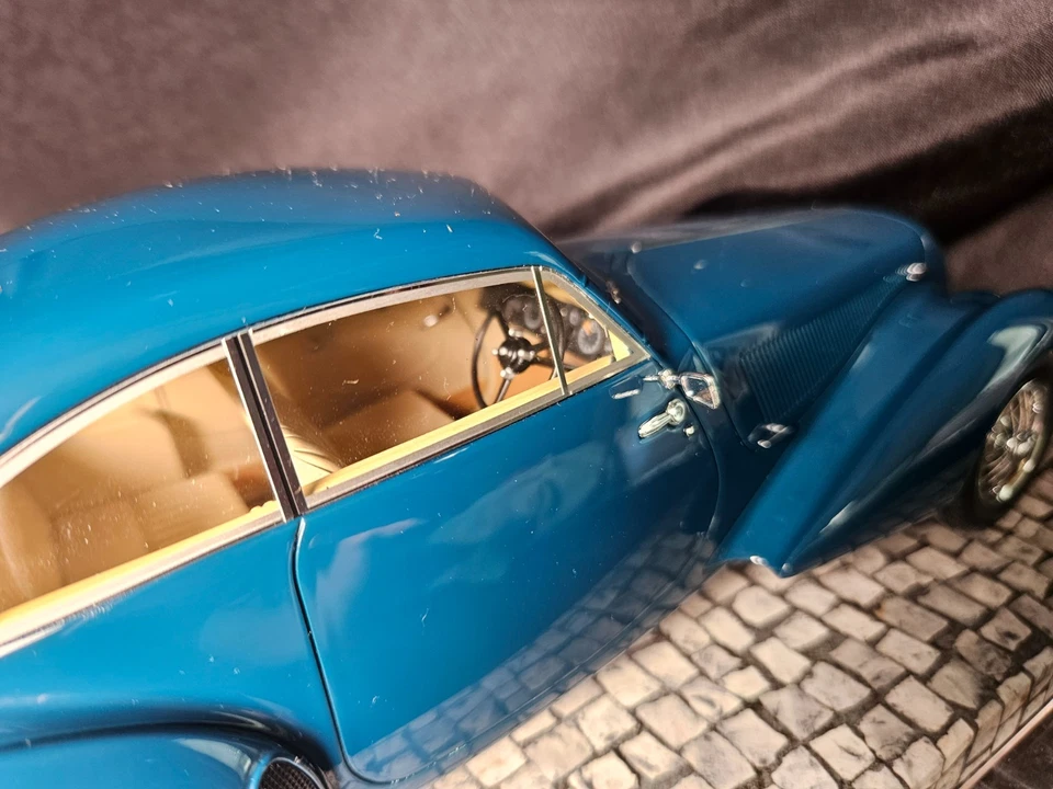 MINICHAMPS 1938 Bentley Embiricos Blue 1:18 Scale Inv. #4781 - Image 4 of 4