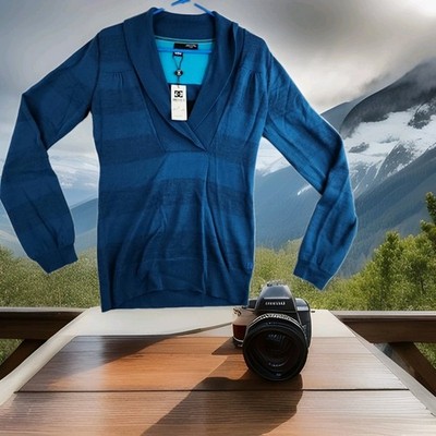 DC Shoes Tabby Blue Striped Long Sleeve Sweater Womens Large