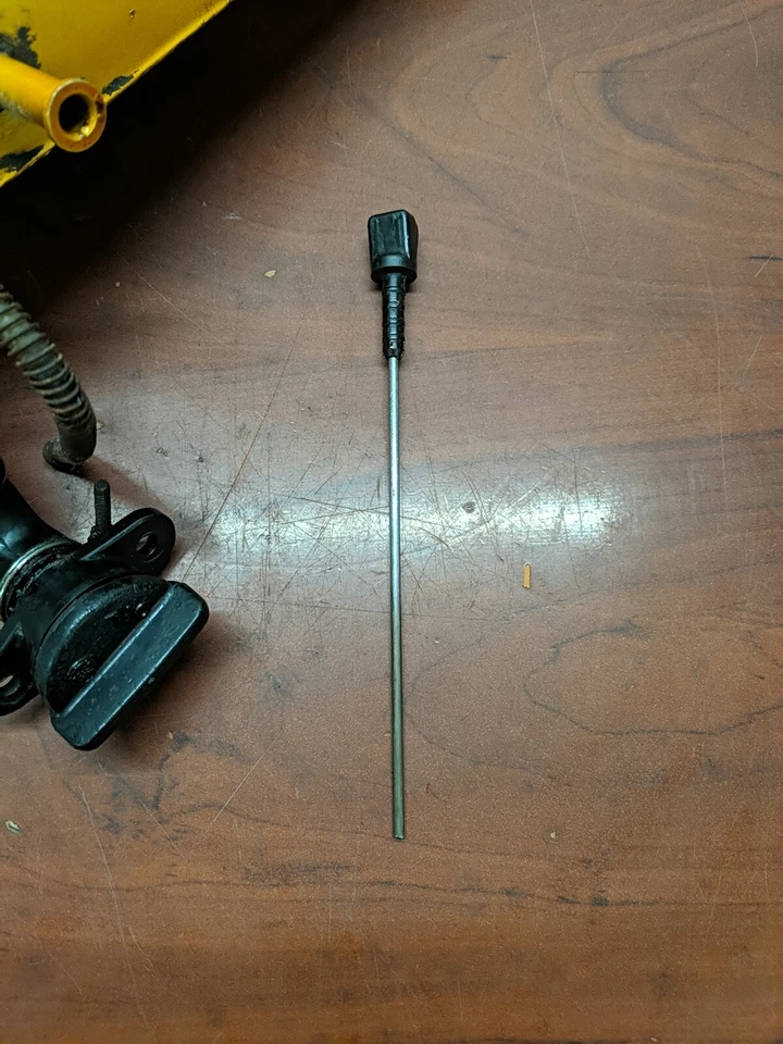 Tampa lateral esquerda tanque de óleo Yamaha DS7 250 OEM 1972 - 278-21705-00-52 - Imagem 4 de 4