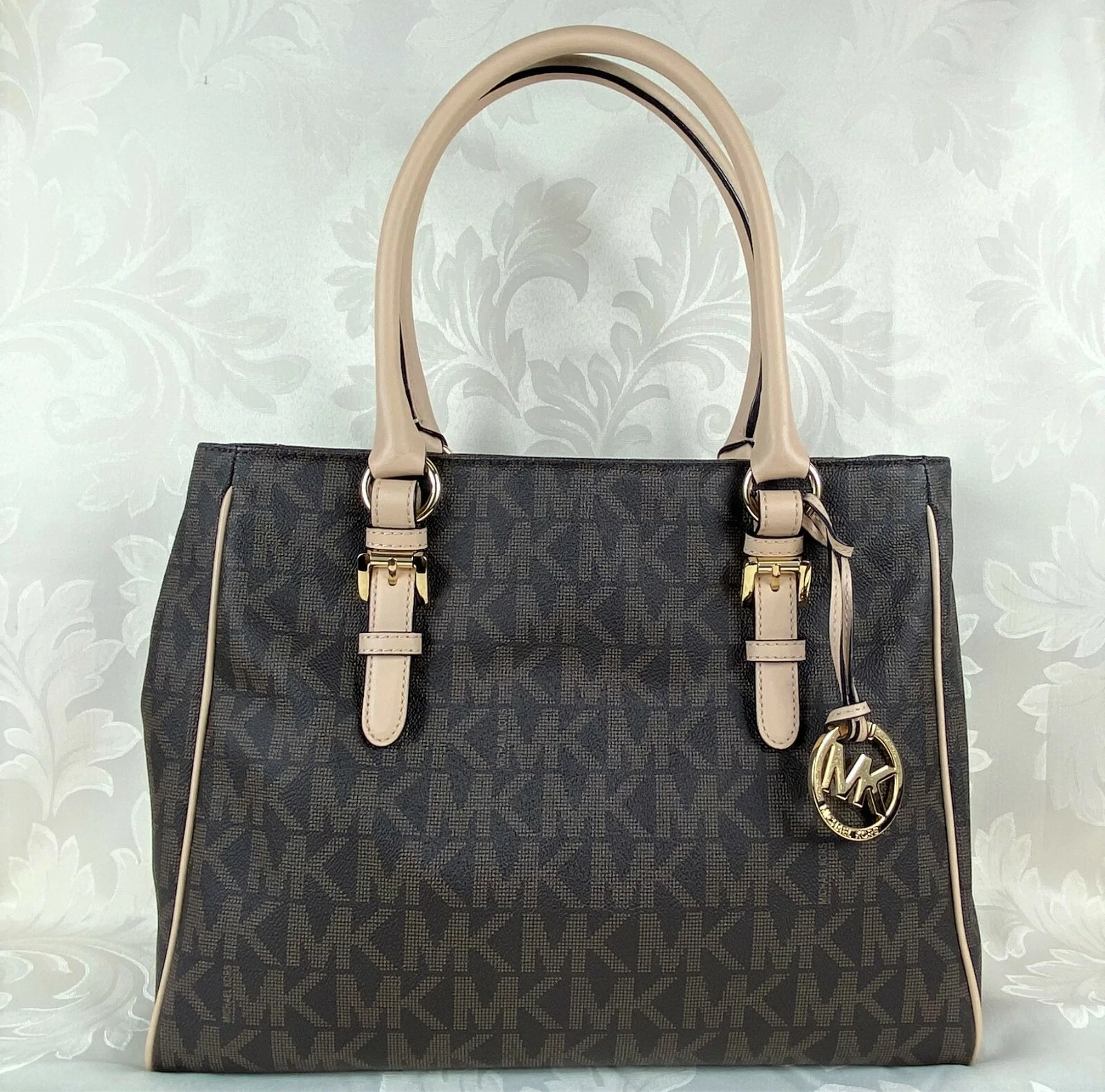 Borsa a tracolla Michael Kors Signature rivestita in pelle marrone beige borsa a mano