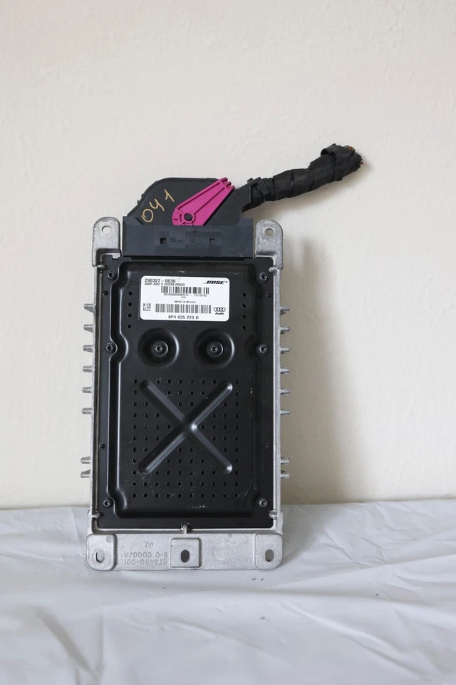 Amplificador de audio Audi A3 2008-2013 Bose p/n 8P4035223D Foto 3 de 4