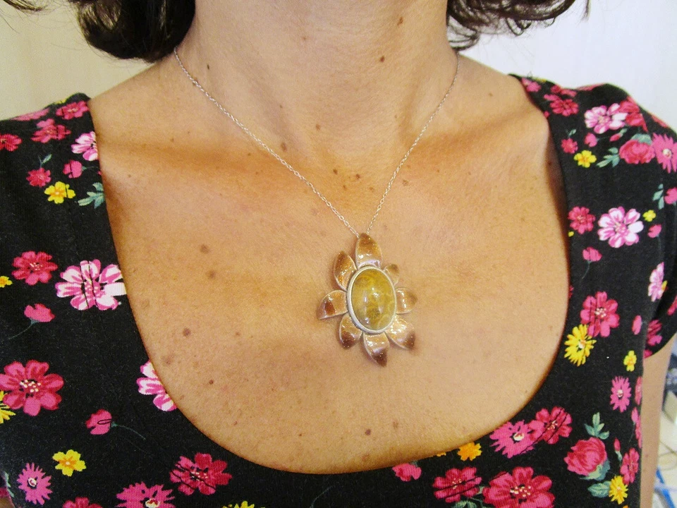 Ciondolo in Argento 925 con Agata Fossile e Smaltatura Marrone con Glitter - Immagine 3 di 4