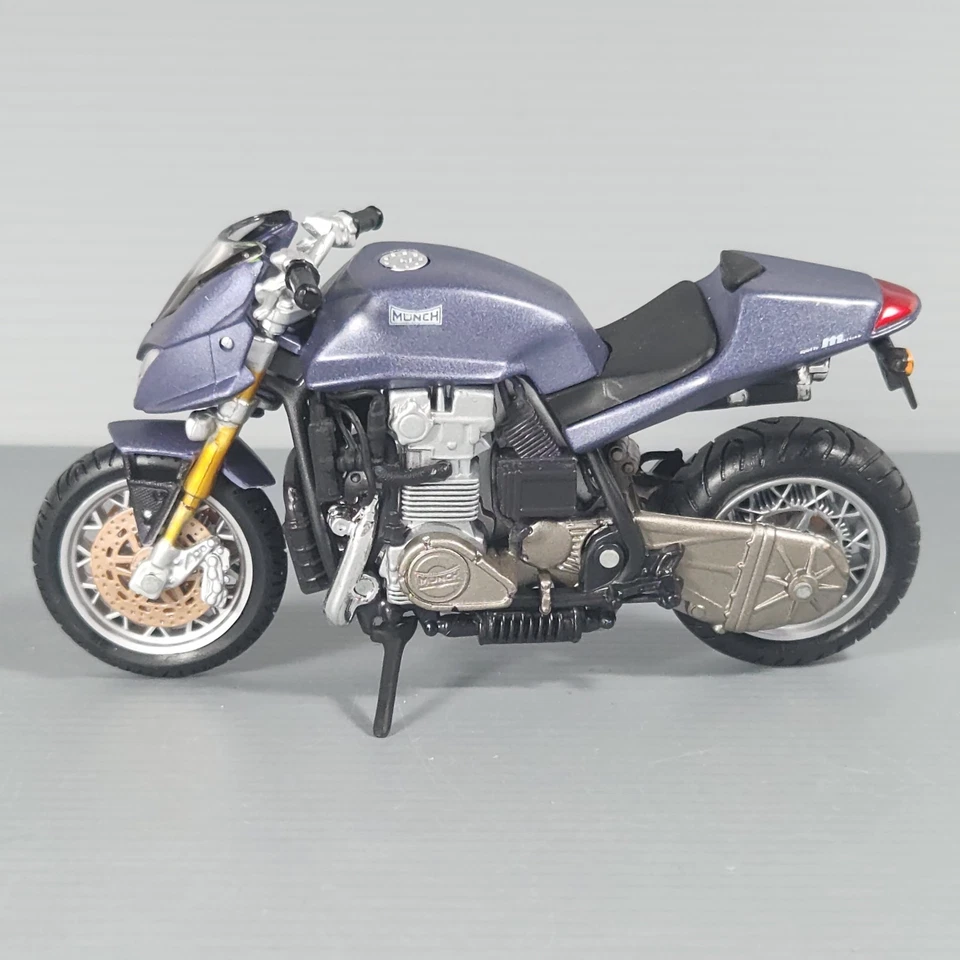 Munch Mammut 2000 Motorcycle 1:18 Scale Diecast Replica by Maisto 2001 - Image 3 of 4
