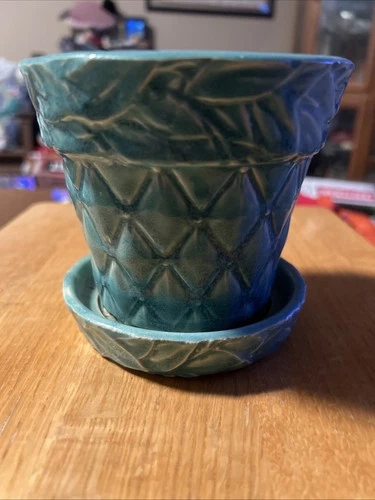 Vintage McCOY Pottery FLOWER POT Blue QUILTED Diamond LEAF Planter SAUCER 1940s