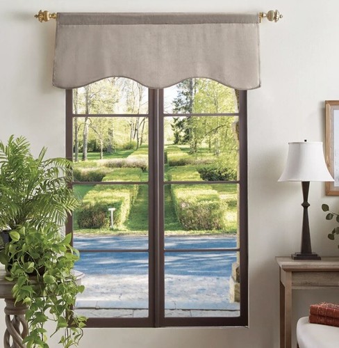 Martha Stewart Lucca Velvet Scallop Valance Color Linen 50” X 18” Rod Pocket - Bild 1 von 2