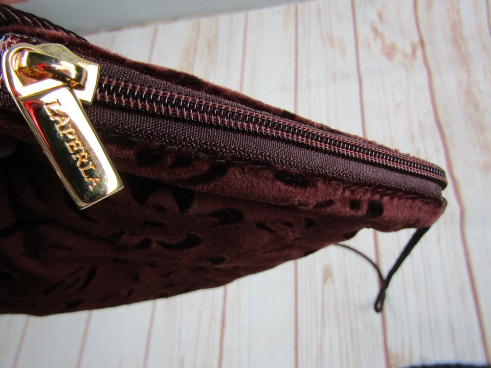 Bolsa tiracolo La Perla Borsetta Stoffa rara vintage marrom floral veludo - 6x6 - Imagem 2 de 4