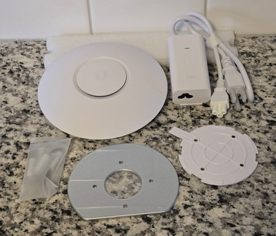 Ubiquiti Unifi UAP-AC-LITE AP AC LITE 802.11ac Gigabit Dual-Radio 5 GHz with PoE