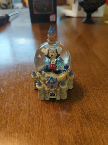 Disney Schneekugel Kuppel Miniatur 3,5 cm. - Bild 1 von 11