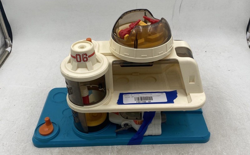 Vintage Playmates Toys 1984 Playworld Li'l Space Station 06 Astronauts Playset