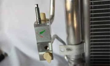 Condensador de CA para 05-06 Chevy Uplander 3,5 L/01-05 Venture/02-07 Buick Rendezvous Foto 3 de 4