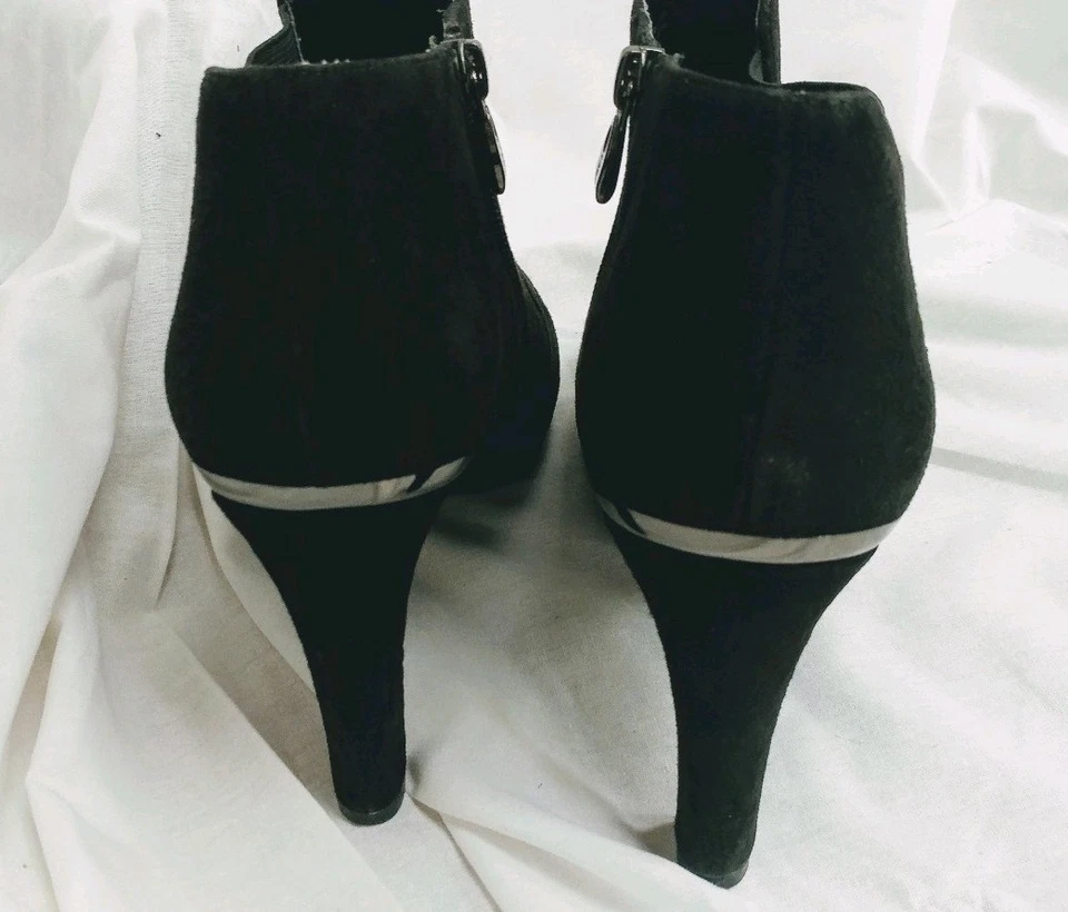 Tahari Botín Tacón Alto Negro Gamuza Mujer Talla 11 Elegante Comodidad Foto 4 de 4