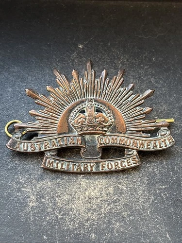 Australian Commonwealth Military Forces Genuine Cap Badge WW1