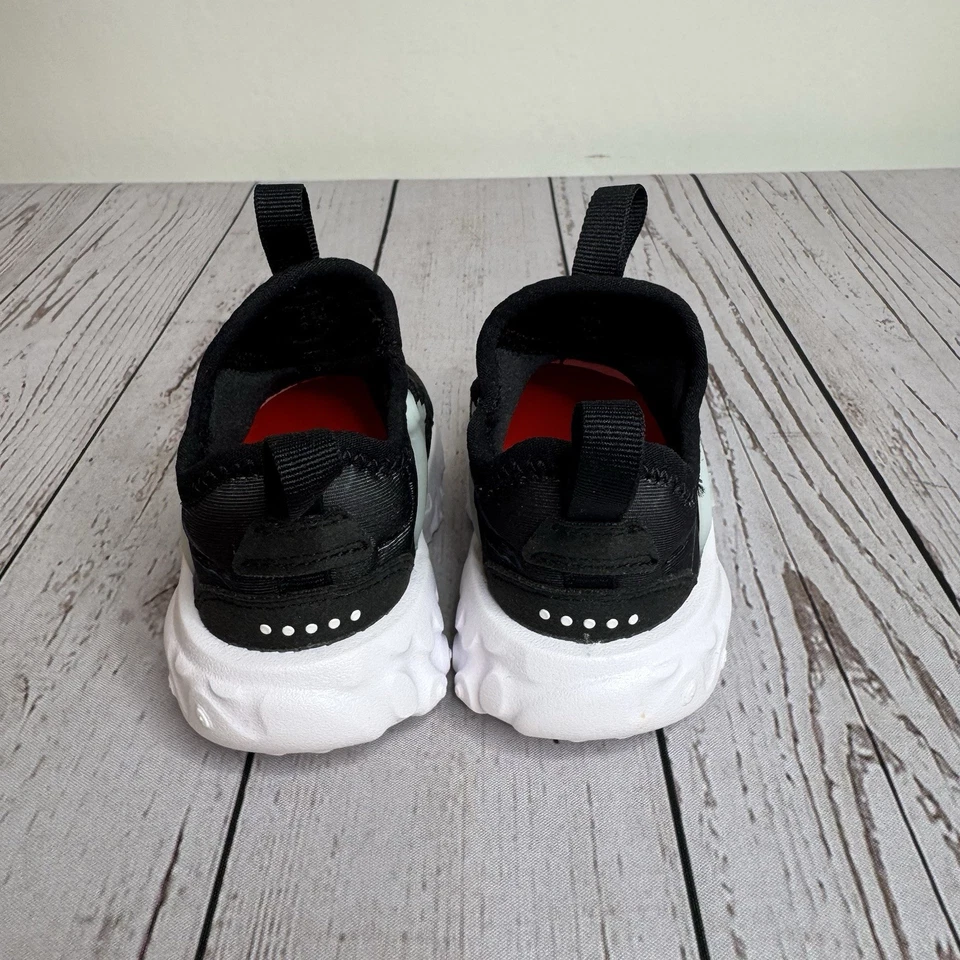 NUEVO Nike RT Presto (TD) Negro Blanco Zapatos Niños Pequeños Tenis Talla 5C Foto 4 de 4