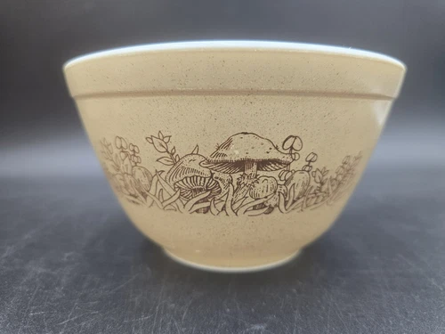 Pyrex Forest Fancies Mushroom (401) 750ml Small Nesting/Mixing Bowl