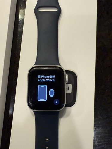 Apple Watch SE (2nd Gen) GPS 40mm Smartwatch. Silver with blue wirstband - Zdjęcie 3 z 8