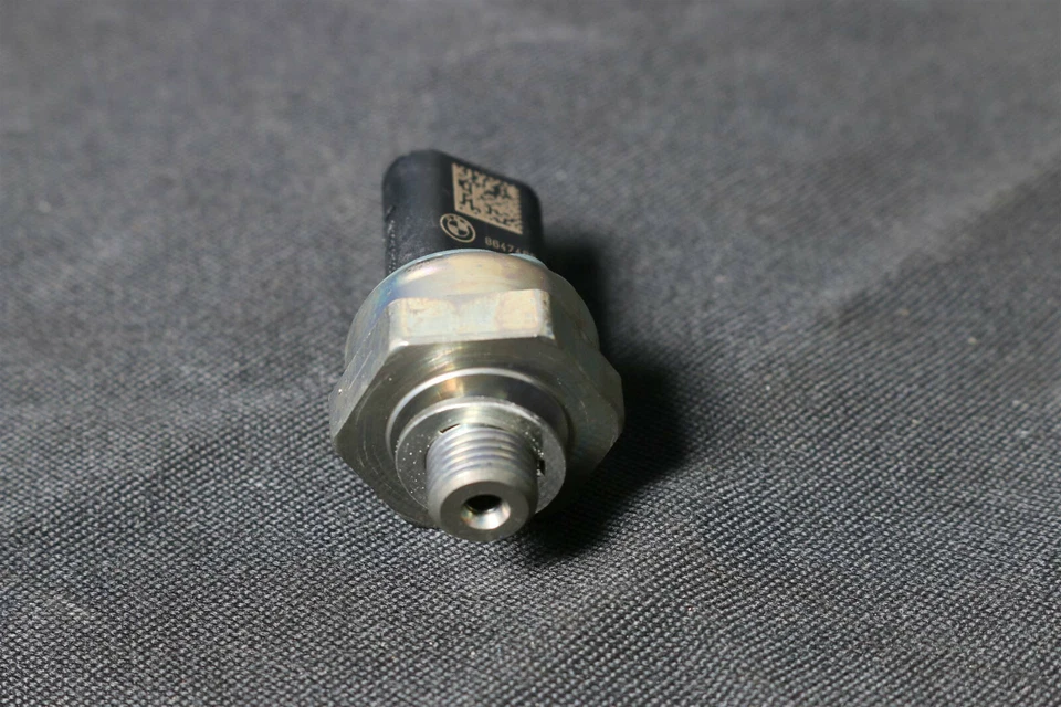 8647488 Oil Pressure New BMW 2er F22 X1 F48 3er F30 5er F10 F11 7er G11 X5 E70 - Image 4 of 4