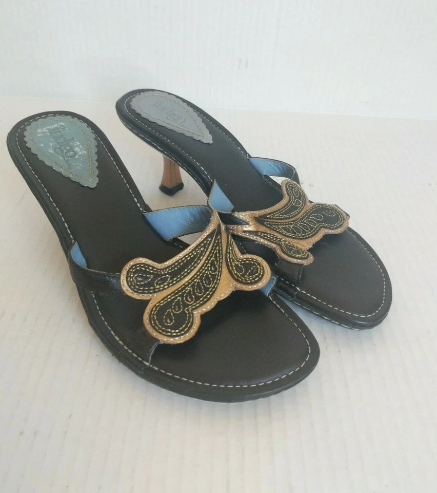 Sandalia INDIGO Cuero Negro y Dorado Tacón Gatito Punta Abierta Slide Mules 5M 80105 Foto 2 de 4