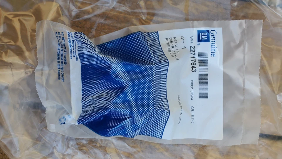 2010-2017 Chevrolet Equinox interior teto gancho retentor 22717643 fabricante de equipamento original  - Imagem 3 de 4