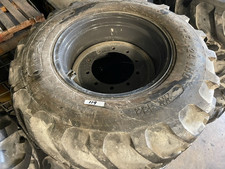 Camso 17.5x24 (LH), (RH) on Case Grey Wheel, USED Good Condition - Pair of 2