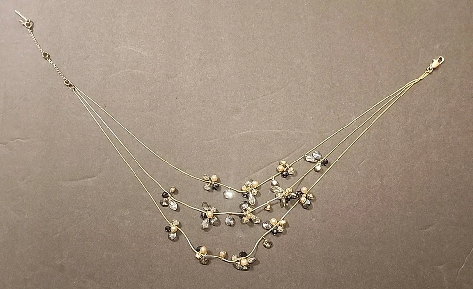 Collar Kenneth Cole vintage de 3 capas gris ahumado, cristal negro y dorado Foto 4 de 4