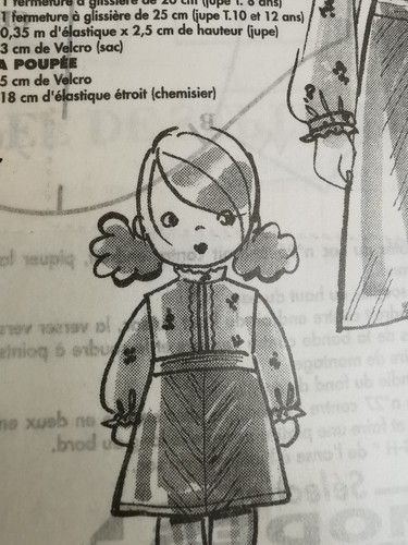Patron De Couture Modes & Travaux Septembre 2002 - Pour Poupée Emilie (chemisier, Jupe, Sac)