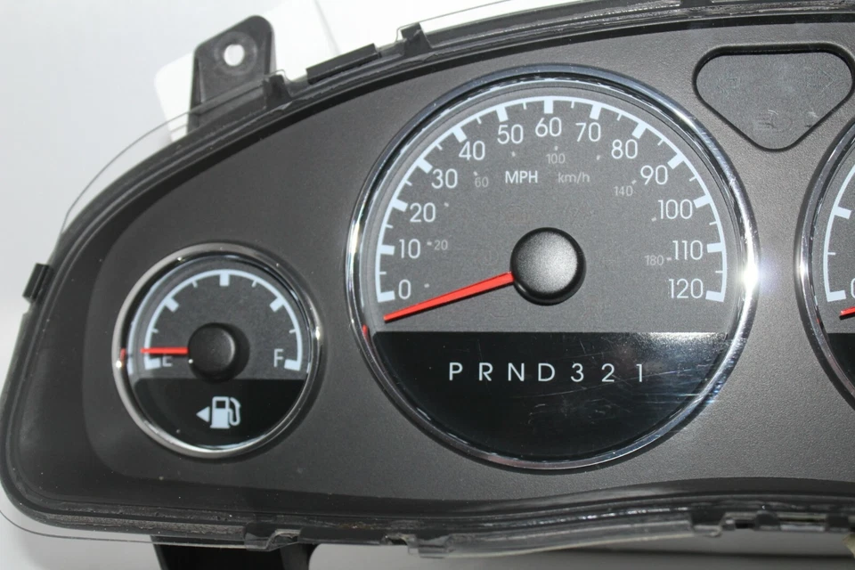 Cuadro de instrumentos velocímetro medidor de panel 05 06 07 Uplander 99.504 millas Foto 2 de 4