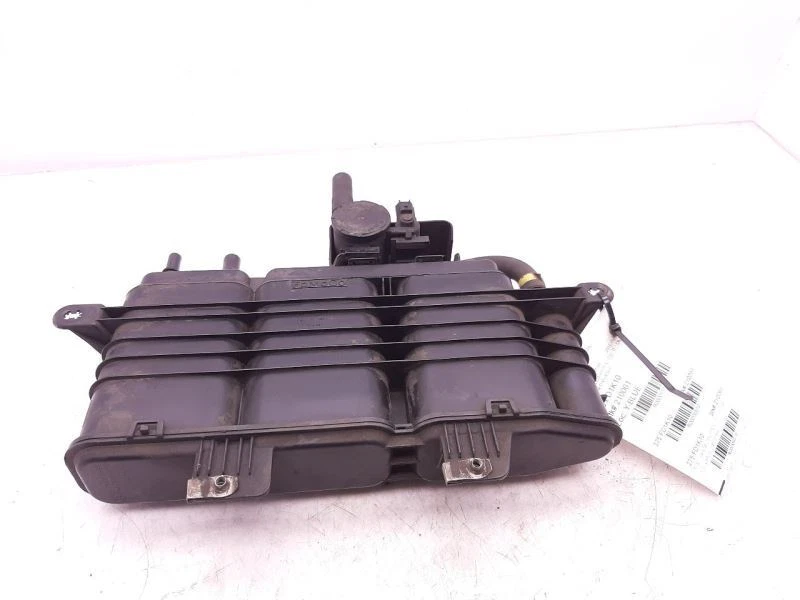 Bote de vapor de combustible de 3,0 L para Ford Fusion 9E519E857bc 2010-2012 Foto 4 de 4