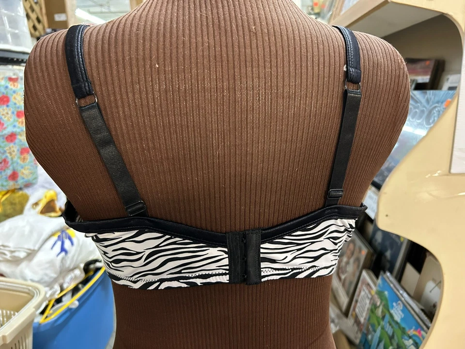 Moda Sujetador Bug Balconette Encaje Acolchado 42DD Cebra Negro Blanco Forrado con Aros Foto 4 de 4