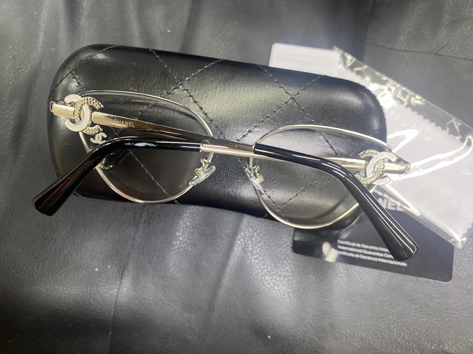 香奈儿太阳镜透明方形和薄片优雅带盒和盒 — 第 4/4 张图片