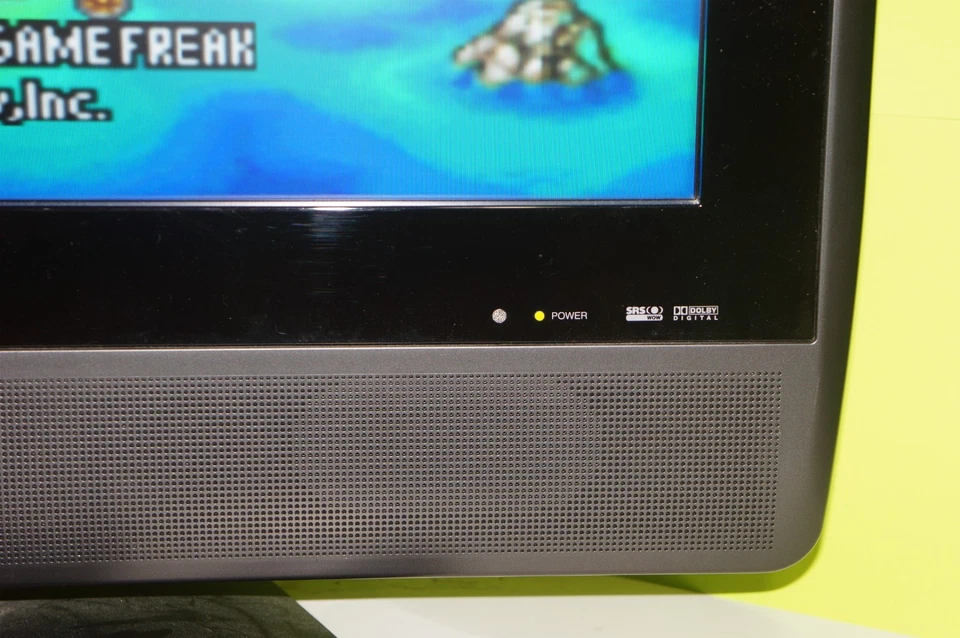 Sharp Aquos LC-32D40U 32" LCD TV Retro Gaming 16:9 1080i RCA/S-VIDEO/ HDMI - Image 4 of 4