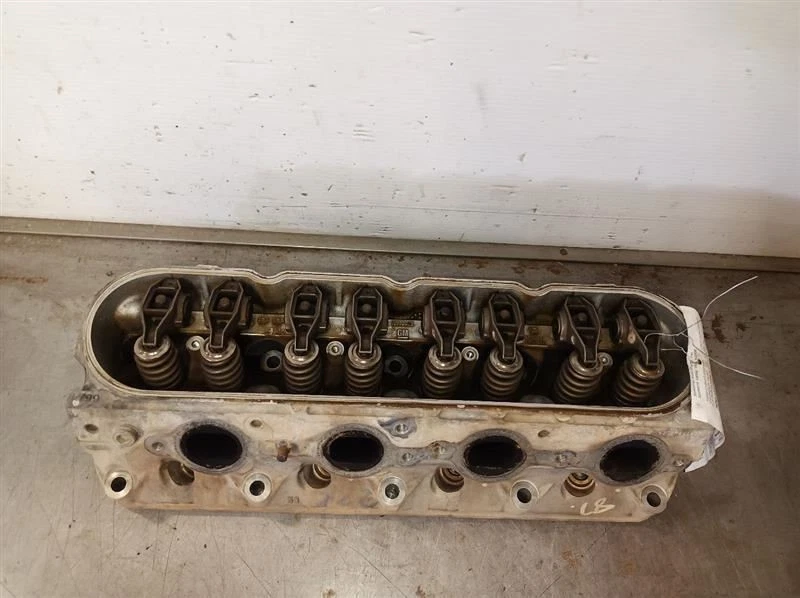 Culata 5,3 L de Chevrolet Suburban 1500 2007 10818585 Foto 2 de 4