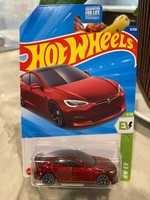 2025 Hot Wheels #9 Hw Ev 1/10 Tesla Model S Plaid Dunkel Rot Mit / Grau 5Y Spoke