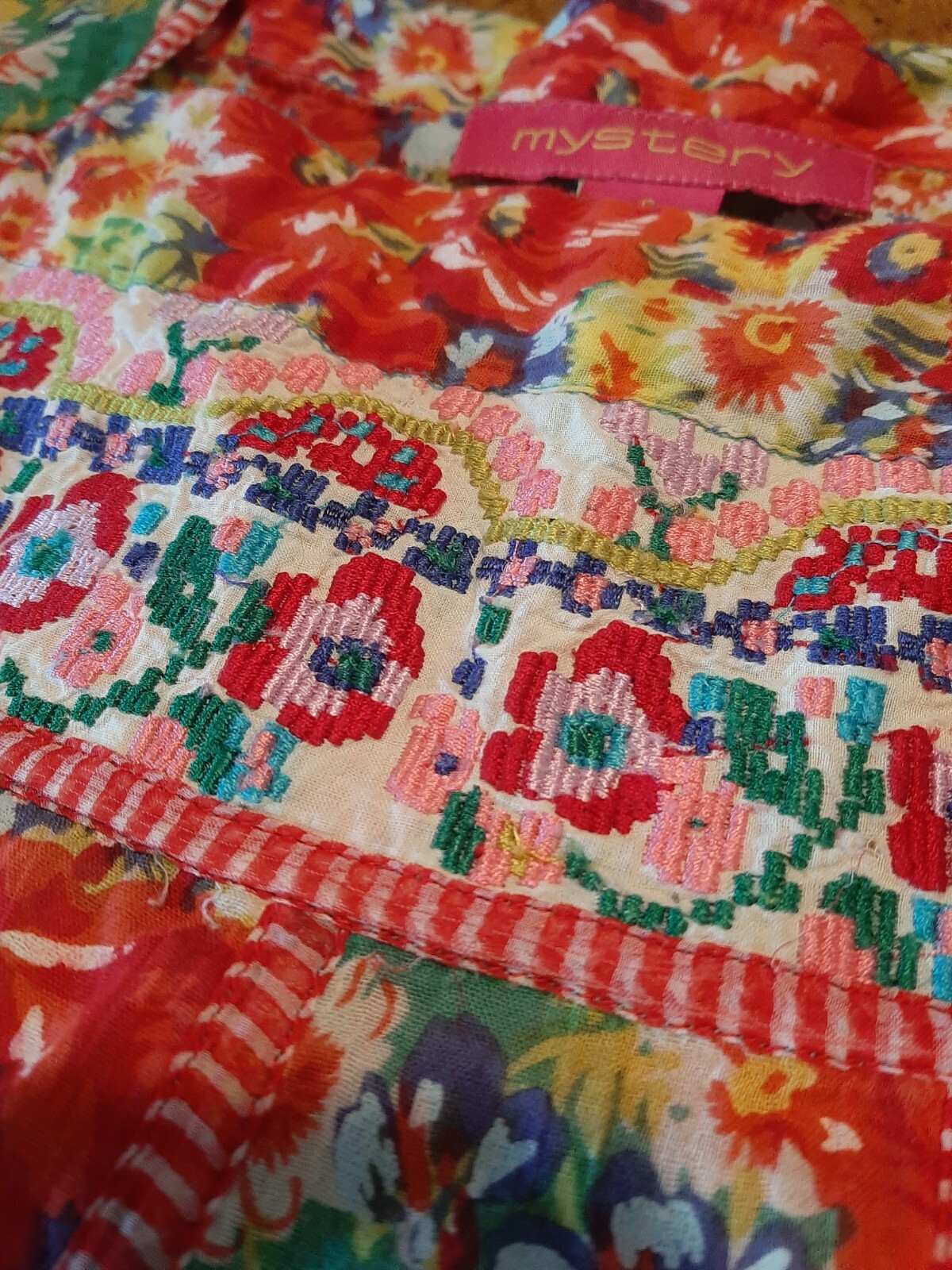 Adorable Boho Patchwork Summer Top Embroidery Flo… - image 10