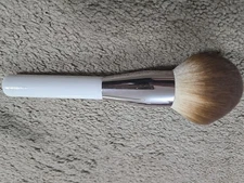 La Mer The Powder Brush – Luxury Ultra Soft Face Brush 